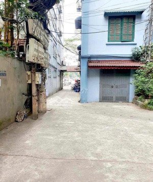 hot! cho thuê nhà phố bà triệu, dt 35m2 x 3 tầng, nhà khá mới, 2 phòng ngủ, bếp khách riêng biệt!