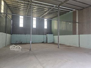 kho, xưởng 260m2 đường xe công 40f đ. lê trọng tấn