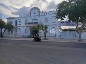 (hot quá) cho thuê nhà hàng 4000m2 ở trung tâm bà rịa chỉ 40 triệu, xem ngay