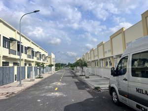 mở bán giai đoạn 1 nhà phố trong khu đô thị hơn 3000ha, sổ hồng riêng, hạ tầng chuẩn