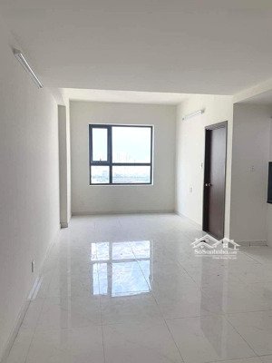 em cần bán chung cư green river dt65m2 (2 phòng ngủ 2wc) nhà trống giá 2tỷ55, noxh đã có sổ hồng