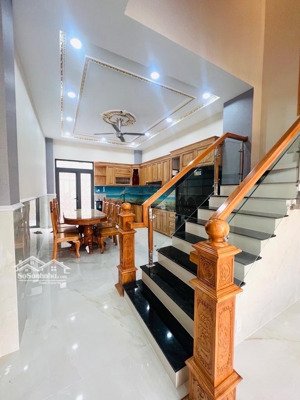 đường nhựa 8m - gần hoà bình - đầm sen q11 - nhà 4 tầng - full nội thất gỗ - mà chỉ hơn 9 tỷ
