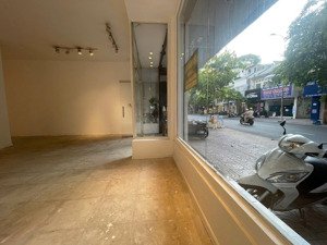 chính chủ cho thuê mặt bằng mt nguyễn đình chiểu, p5, q3 - dt 8x18m, giá 63tr/tháng, riêng biệt