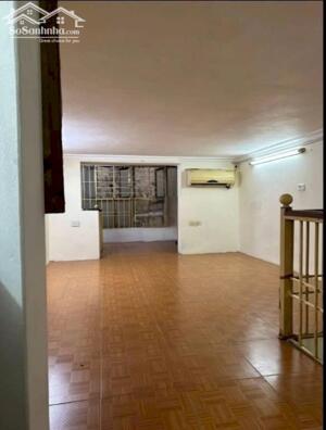 Cho thuê căn hộ Tập thể Tầng 2 Đường Thành 55m2, 5.5 Triệu