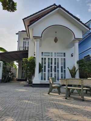 bán nhà mái thái mặt tiền dx25 phú mỹ, 240m2, có 3pn, 2wc, sân đậu 3 ô tô. đường nhựa thông 6m