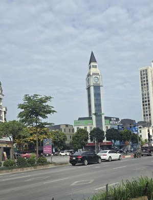 căn ngoại giao trục chính kinh doanh lacasta block 1 văn phú,phú la,hà đông dt :75 m2 .giá : 24 tỷ