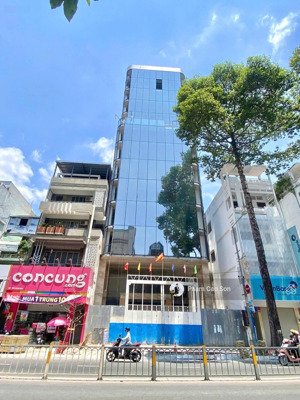 toà nhà hơn 2.200m2 sử dụng - ngang lớn 20m - 12 tầng nổi số 381 trần hưng đạo, quận 5