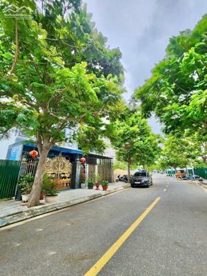 Bán lô đất đường số 15 KĐT Hà Quang 1, Phước Hải, Nha Trang • Diện tích : 100m2 ngang 5m • Hướng Bắc • Gần các cụm tòa nhà Chung cư . SSH07 . SSH08 . SSH09. CT1 VCN Phước Long. Giá bán : 60 triệu/m2