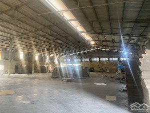 cho thuê 4000m2 kho xưởng tại phù chẩn, từ sơn, bắc ninh, giá chỉ 52k/m2. lh: 0902132489