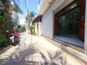 bán nhà phường ngọc hiệp gần cầu hộ phương sài.