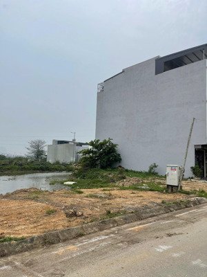 chính chủ chuyển nhượng lô núi long giá rẻ nhất mặt bằng