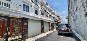 nhà đẹp cần bán gấp thuộc phường đông hưng thuận, q12, dt: 7 x 11m đúc 4 tấm giá 7ty400tr