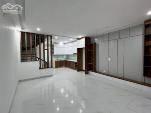 Bán căn nhà xây mới 5 tầng ngõ chùa Liên Phái, Hai Bà Trưng đi vào