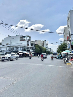 bán chdv 5 tầng - 13p. 111m2 a4 (5,2x20). thu nhập 55tr/th. hxh thông. chỉ hơn 100tr/m2