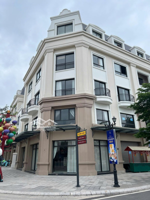 cắt lỗ căn shophouse vin móng cái 350m2 hướng đông tứ trạch, giá quá rẻ ~ 7 tỷ, có ra lộc