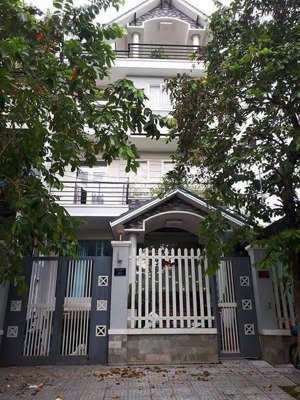nhà bán thiết kế đẹp, sang trọng mt đường trần bình trọng, p1, gò vấp - 4.6 x 26 - 3 tầng - 15 tỷ