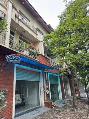 cho thuê bt 4pn 3wc tại làng việt kiều châu âu, 30 triệu, 68m2, nhìn hồ giá tốt