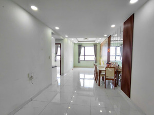 bán chung cư green river dt70m2 2 phòng ngủ-2wc giá 3tỷ4 view sông, đã có sổ hồng, nh cho vay 70%