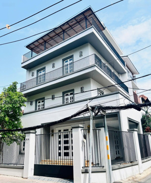 nhà 3 mặt tiền khu bắc hải 10x16m trệt 3 lầu cho thuê