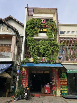 cho thuê nhà 3 tầng ngay chợ phường 5, mt đường hàm nghi