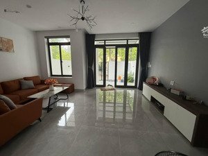 bán nhà mặt tiền kinh doanh đường ngô quyền, trung tâm tp. đông hà