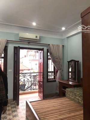 cho thuê nhà ngõ 399 âu cơ 7 phòng, phù hợp gia đình và văn phòng kết hợp