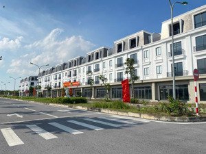 do cần tiền nên muốn bán lô shop mặt tiền 5m thuộc dự án tnr star thắng city