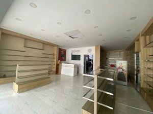 cho thuê văn phòng tại nguyễn cơ thạch, 160 triệu, 690 m2