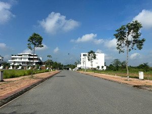 bán cặp nền đẹp khu đô thị an bình - giáp trường singapor