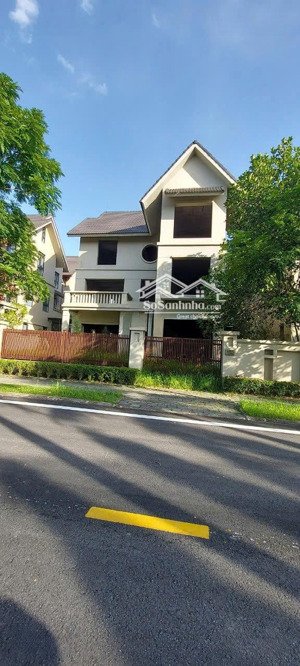 bán biệt thự đơn lập kđt sunny garden sài sơn, quốc oai: 300m2, xây: 3 tầng + tum. 35 tỷ tl nhanh