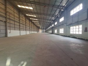 cho thuê xưởng tdt 3.000m2 xd 2.000m2 giá 170tr kcn đức hòa đông la