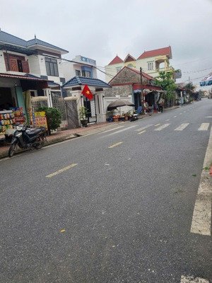 96m2 ngang 5.6m đường rộng 9m phong cầu đại đồng sát vinhomes. nhà ga. giá đầu tư 2ty3. 0989335916