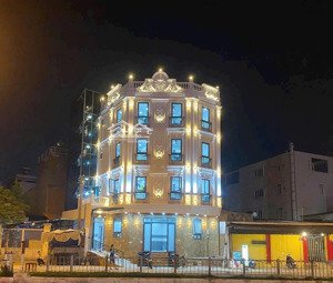 chdv mặt tiền phạm văn đồng- 12 x 13 - 5 tầng mới 100%- hdt 90 tr/th- chỉ 25.7 tỷ - zalo 0937699221