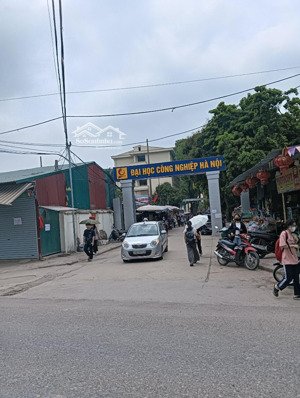 đất tặng nhà cấp 4 -- oto đỗ cửa-- phân lô -b- dân trí cao -- gần đại học công nghiệp b-- giáp