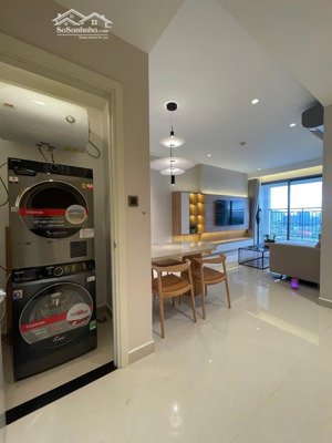 cho thuê cc saigon royal 2pn 2wc, 90m2, nhà mới 100%, view sông, trực diện pháo hoa, lh 0333495750
