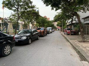 cần bán đất đấu giá phúc lợi long biên hà nội.