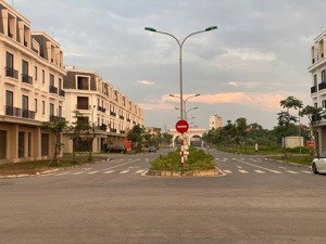 do cho con đi du học tôi đang cần tiền nên muốn bán căn shop thuộc dự án tnr thắng star city.
