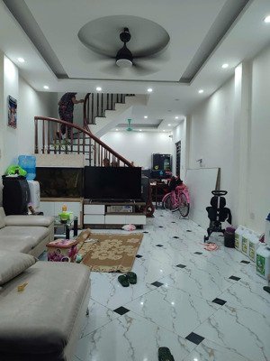 nr trịnh văn bô, phương canh, 5 tầng, 3 phòng ngủ full đồ