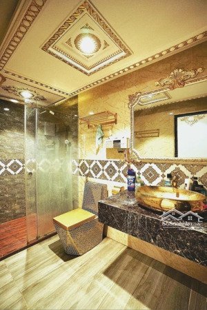 siêu phẩm biệt thự dát vàng, - nội thất châu âu xịn xò - view sông - nở hậu - tài lộc tràn đầy