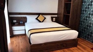 do nợ nhiều gia đình cần bán gấp khách sạn 16p tại mặt đường hạ long, diện tích: 112.5m2