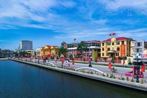 bán nhà mặt đường chợ hàng ,vị trí đẹp ,.nhà chỉ về ở luôn.rất gần đường hồ sen
