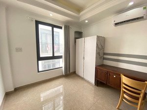 phòng full nội thất ngay trung tâm bình thạnh, có cửa sổ thoáng