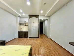 cho thuê phòng quận 3, nội thất như hình có cửa sổ trời thoáng đối diện công viên tao đàn - quận 3