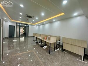 Cho thuê sàn văn phòng tầng 1 70m2 tại KĐT Waterfront
