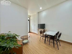 Căn hộ ban công 40m2 quận 10 đường hồ bá kiện gần công viên lê thị riênh