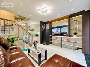 Chỉ 4.65 Tỷ, 3 Tầng mới đẹp ở ngay, gần MT, giáp Phan Xích Long, Phú Nhuận, 74m2 DTSD