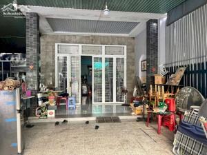 Mt tiền Phạm Hùng,kinh doanh mua bán, nhà tâm huyết của chủ đang kinh doanh quán cafe lượng khách ổn định. 9 × 35m 200m² ONT 2 mặt tiền quá đẹp