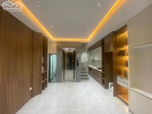 BÁN GẤP NHÀ 5 TẦNG THANG MÁY NGÔ THÌ SỸ, 33M GIÁ NHỈNH 8 TỶ, Ô TÔ GẦN