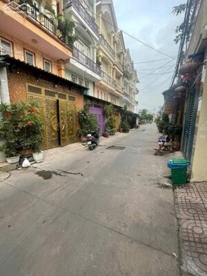 Nhà sang trọng 1 trệt 1 lửng 1 lầu ngang 4,5m đường 7m thông TCH10