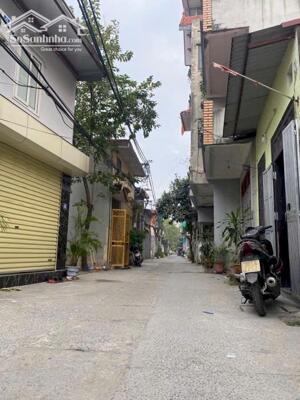 Bán đất Ba La - Hà Đông, Dt 42m , giá 1.5 tỷ ,oto 7 chỗ chạy vòng quan